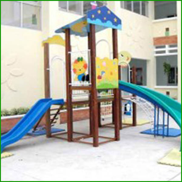 Nhà chơi cầu trượt